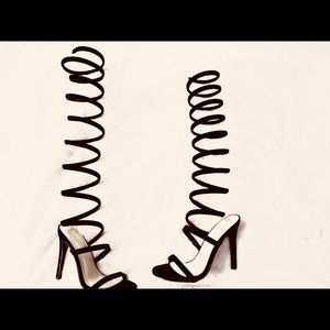 BLACK HEELS